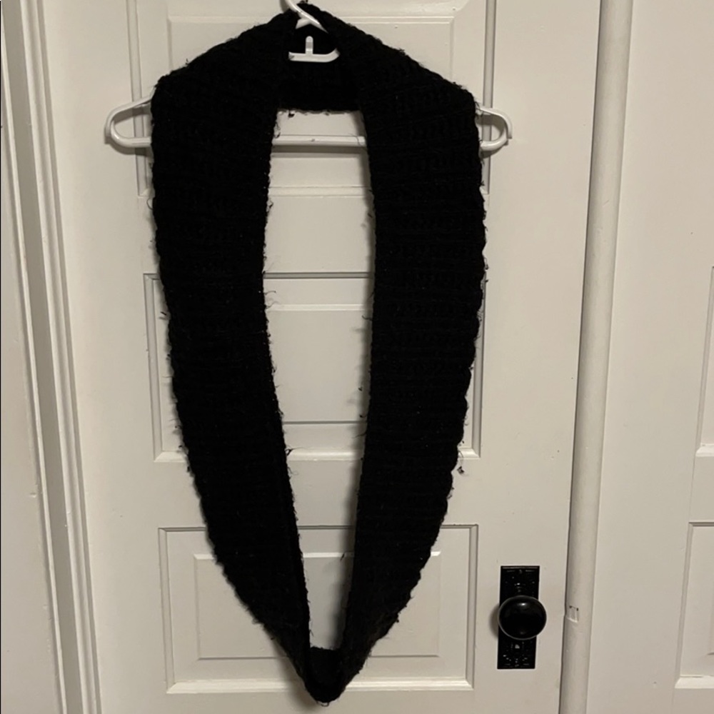 Women’s black scarf